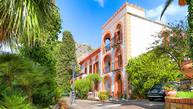 The entrance of Villa Caterina in Cefalu